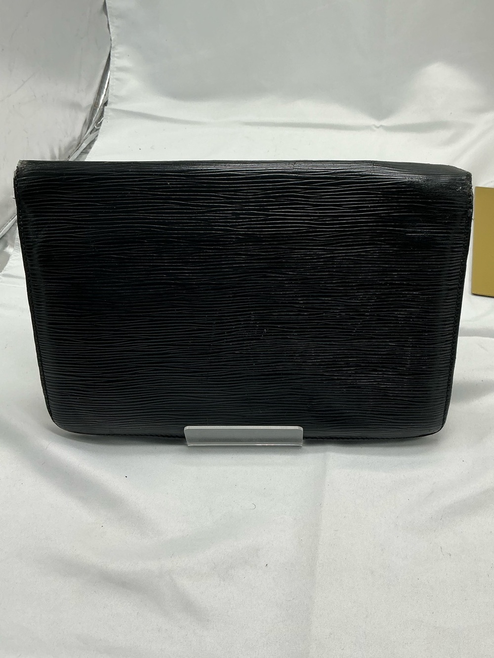 Louis Vuitton Sellier Dragonne Clutch Bag – Black Epi Leather | Vintage 👀 - Picture 6 of 13